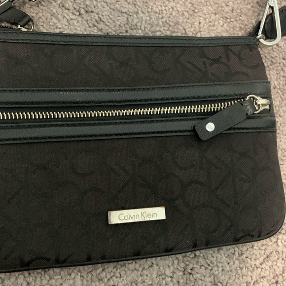 Calvin Klein small cross body black purse - Picture 2 of 2